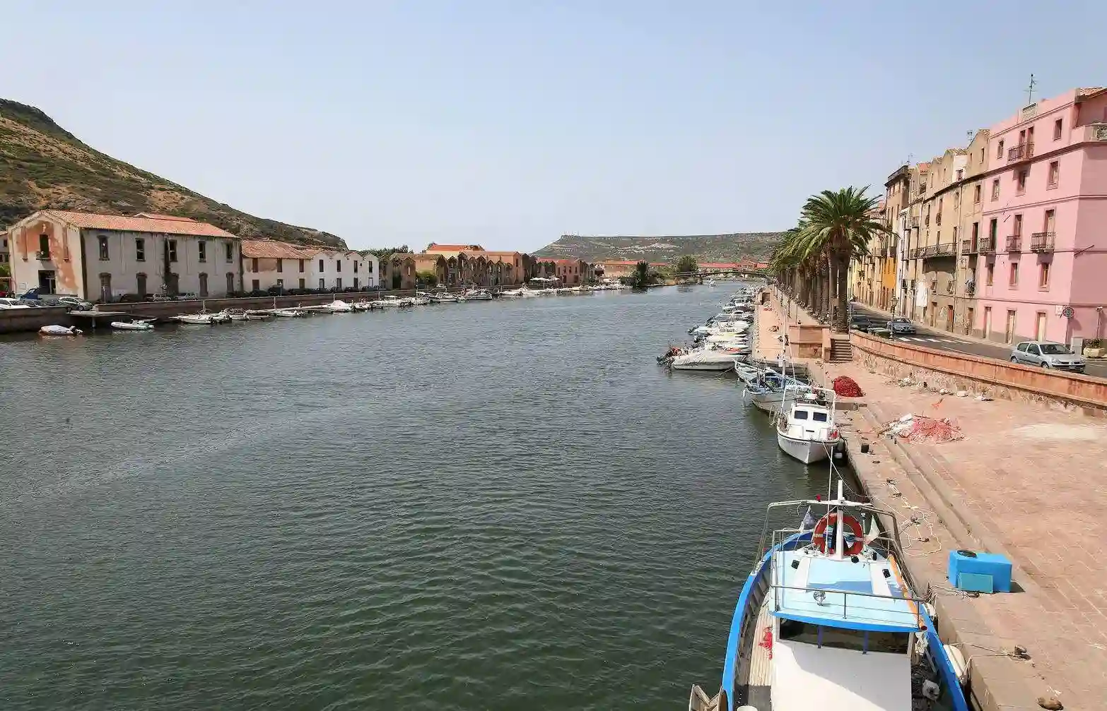 Lungo Temo Alcide de Gasperi promenade in Bosa