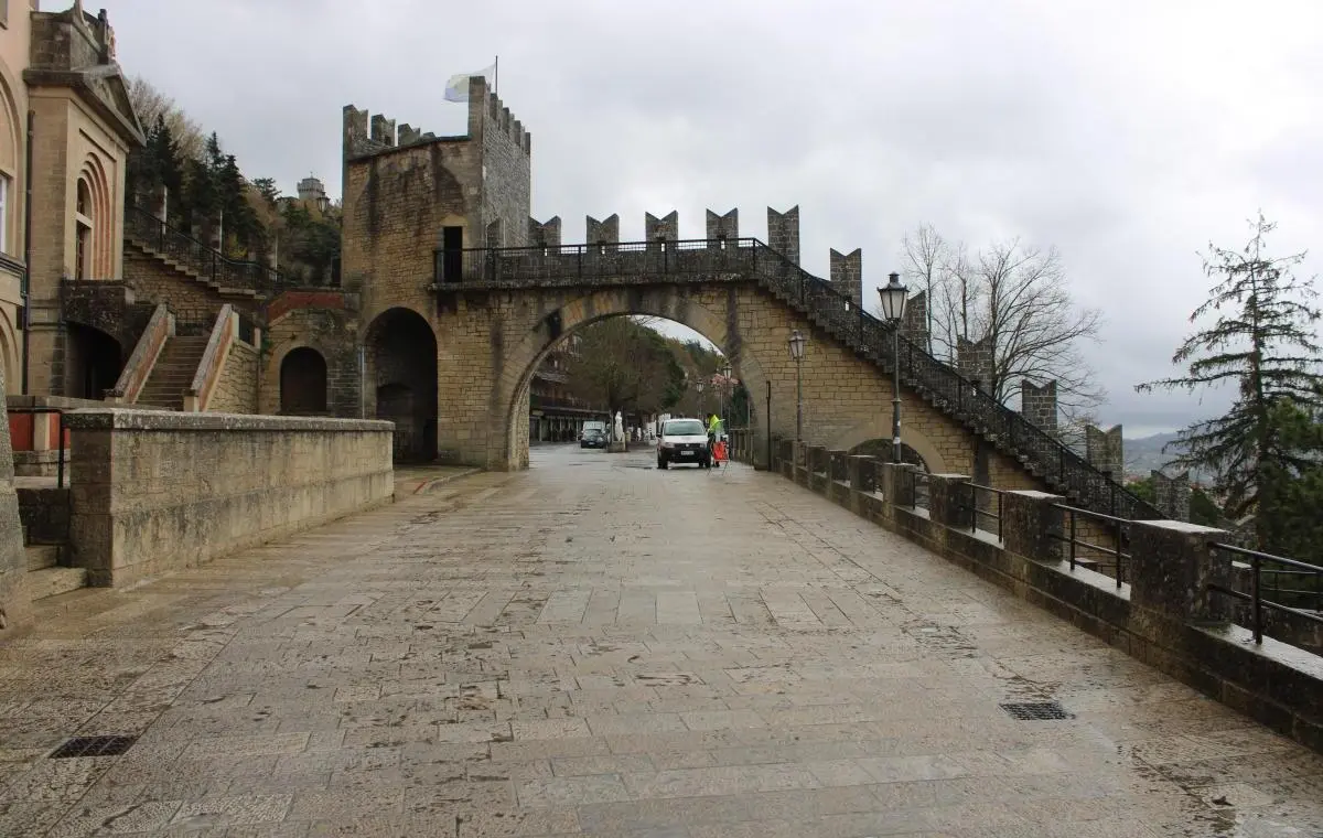 San Marino, Porta della Murata Nuova and the City Walls