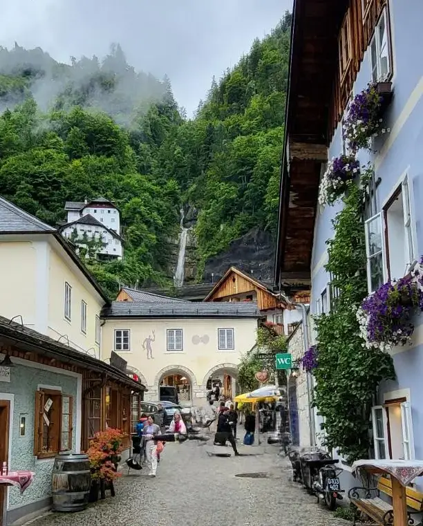 hallstatt village street with tourists