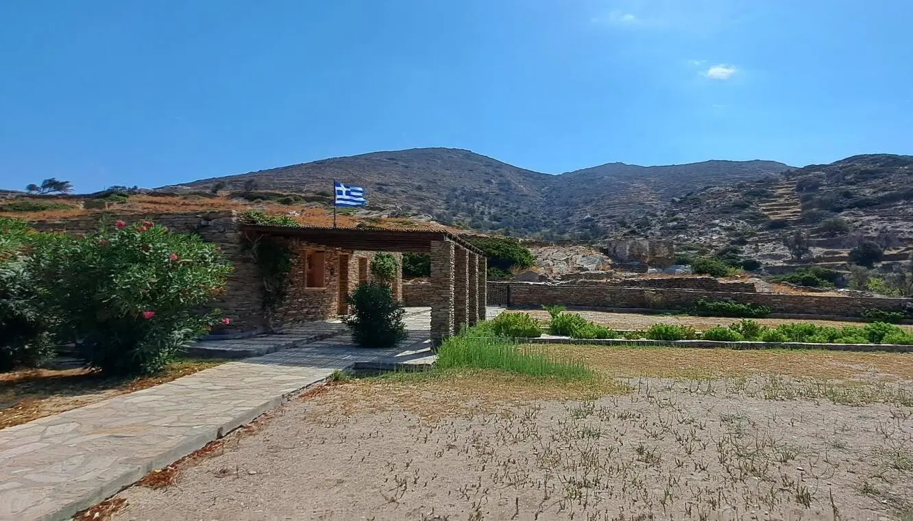 Skarkos archaeological site, entrance