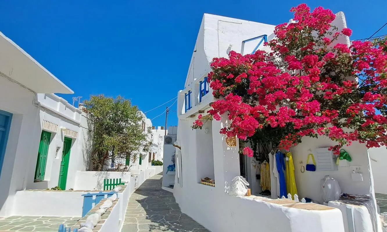 Walking through Chora Folegandros